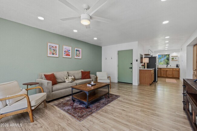 Building Photo - 1010 E Osborn Rd