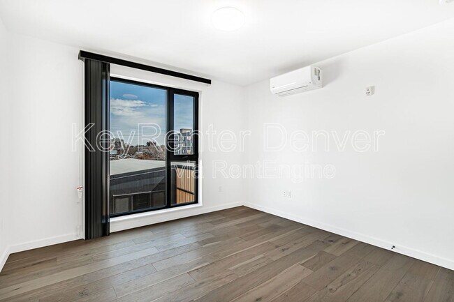 Building Photo - 1601 Park Ave
