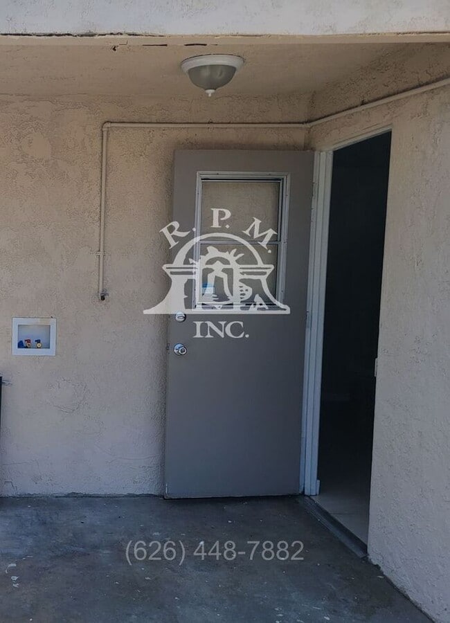 Building Photo - Charming 1-Bedroom Back House in El Monte,...