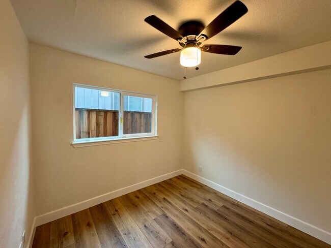 Building Photo - 310 Hansbery Way