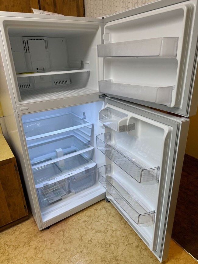 Building Photo - Updated 2 bedroom 1 bathroom house in Eugene!