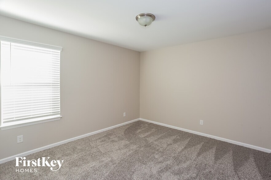 Building Photo - 3007 Creeks Landing Dr