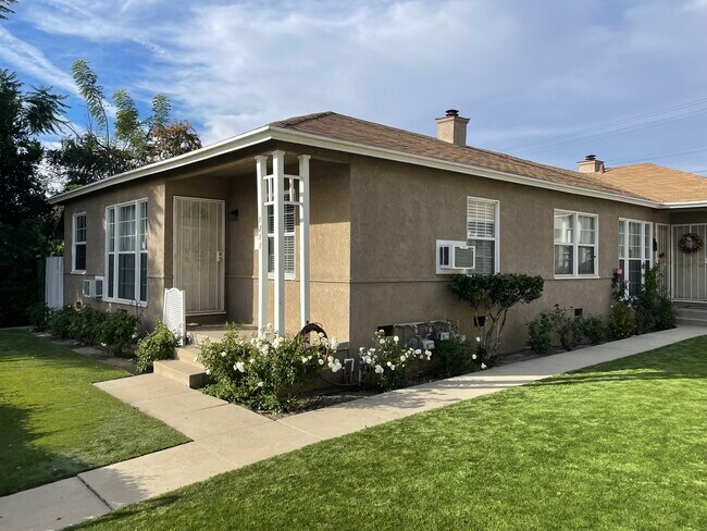 Primary Photo - 1211 W Victory Blvd