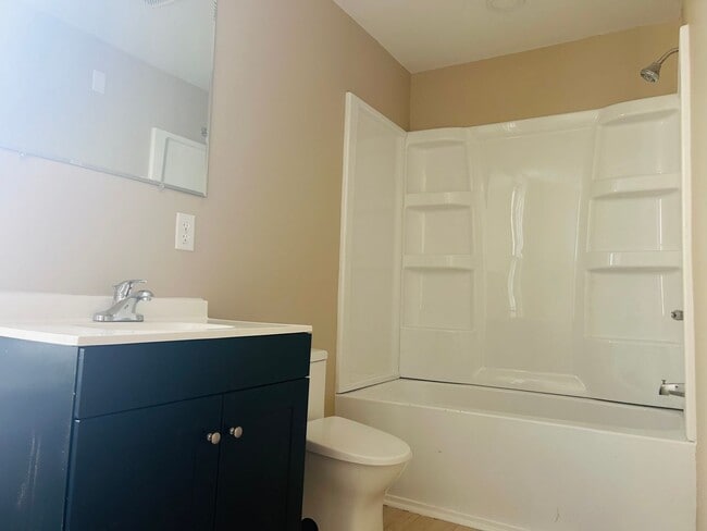 Building Photo - 440 Winona St