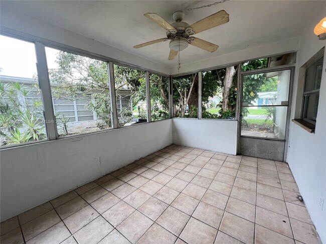 Building Photo - 6886 NW 27th Ct