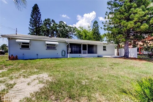 Building Photo - 10744 Drummond Rd