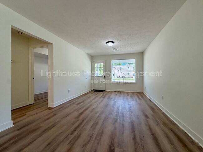 Building Photo - 313 Orchard Ave