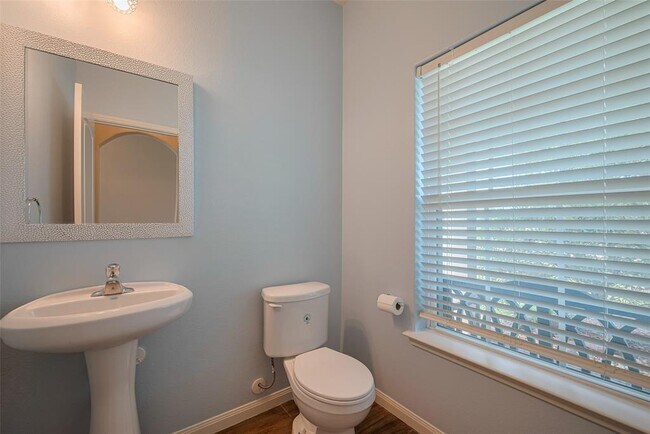 Building Photo - 5123 Oak Briar Ln