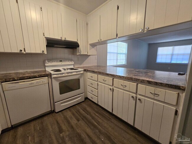 Building Photo - 4609 Saufley Field Rd