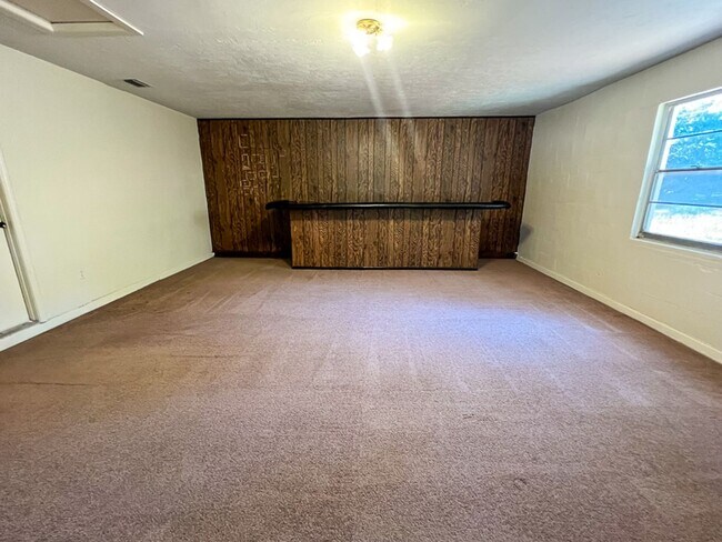 Building Photo - 3BR/2BA House in NW Gainesville  Available Mid-March