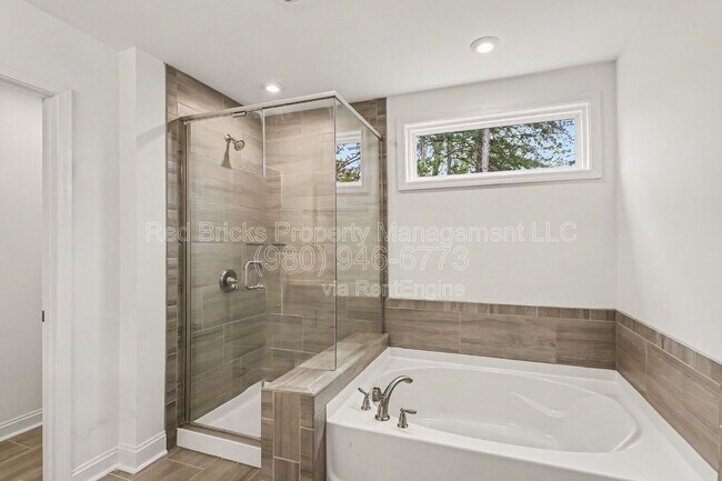 Building Photo - 15020 Sycamore Crossing Ct