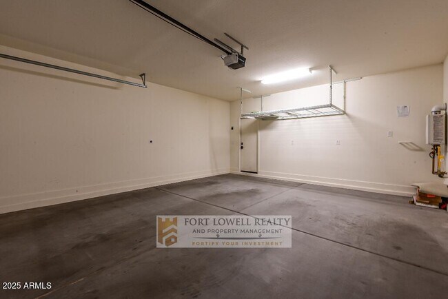 Building Photo - 8443 S 164th Dr