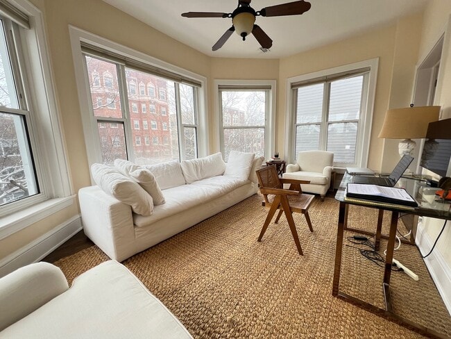 Building Photo - 5120 S Kenwood Ave