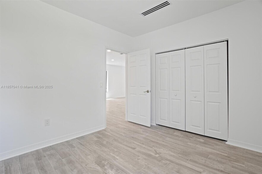 Building Photo - 434 Aragon Ave