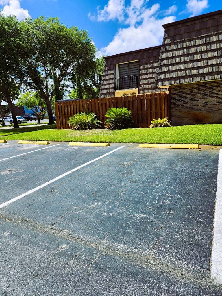 Building Photo - 1570 Forest Lakes Cir