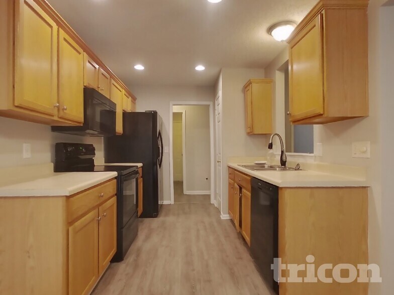 Building Photo - 62 Edith Ln