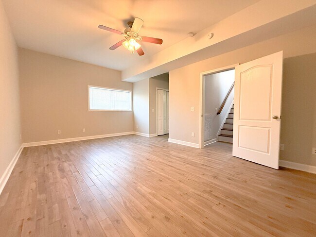 Building Photo - Spacious 4-Bedroom Home with Large Yard and Dual Garages in Cookeville