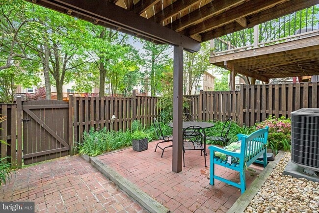 Building Photo - 7415 Salford Ct