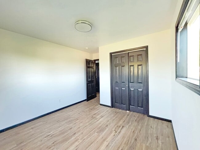 Building Photo - 601 6th Ave SW