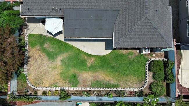 Building Photo - 4 Bed 2 Bath House in East Whittier Availa...