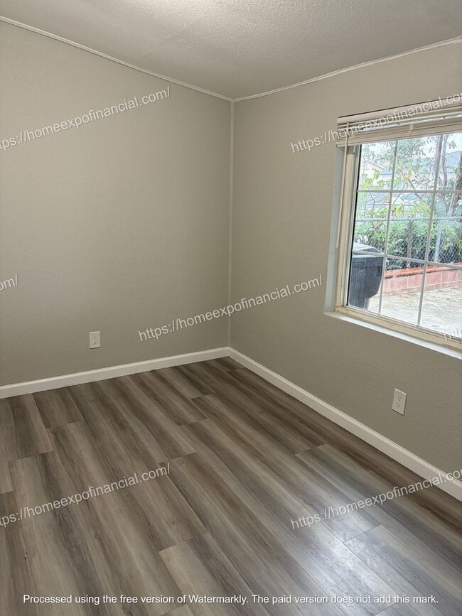 Building Photo - Nice Front Home For Rent