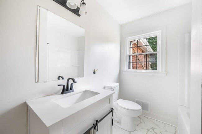 Building Photo - 228 Newcomb Dr