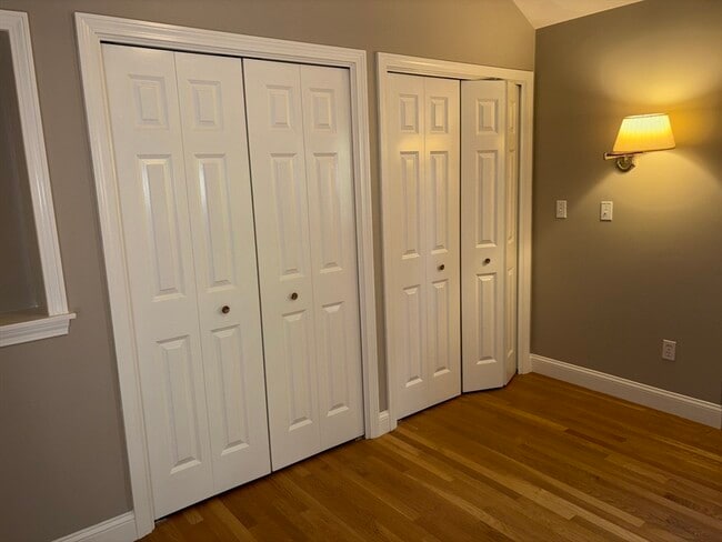 Building Photo - 13 Meadowbrook Rd