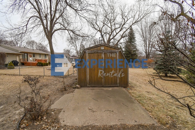 Building Photo - 3305 E 33rd St