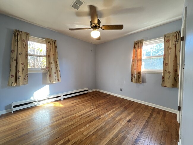 Building Photo - 2740 Buena Vista St