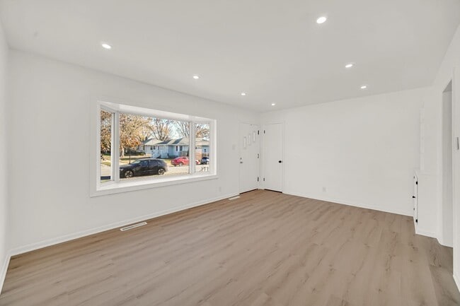 Building Photo - 3 Bedroom 1 Bathroom House for Rent!