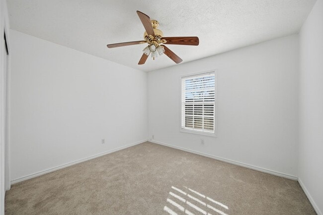 Building Photo - 2805 Pickett Dr