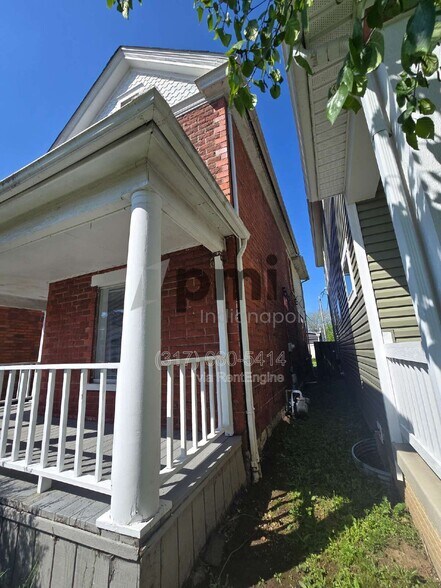 Building Photo - 153 S Cypress Ave