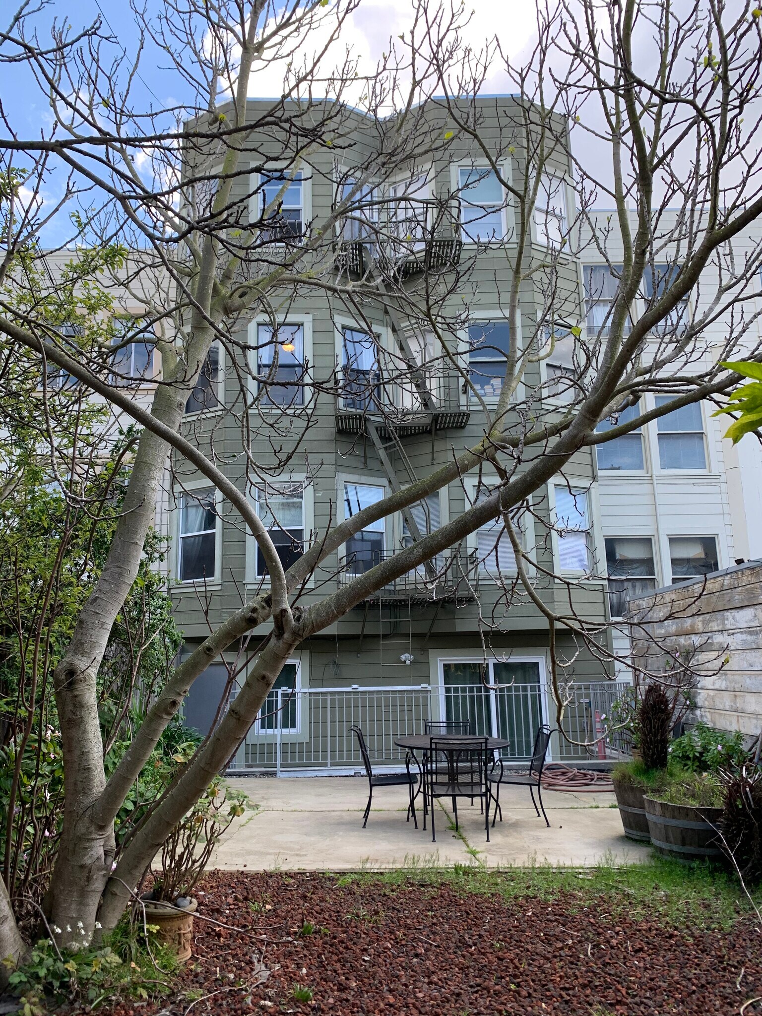 Building Photo - 1670 Clay St
