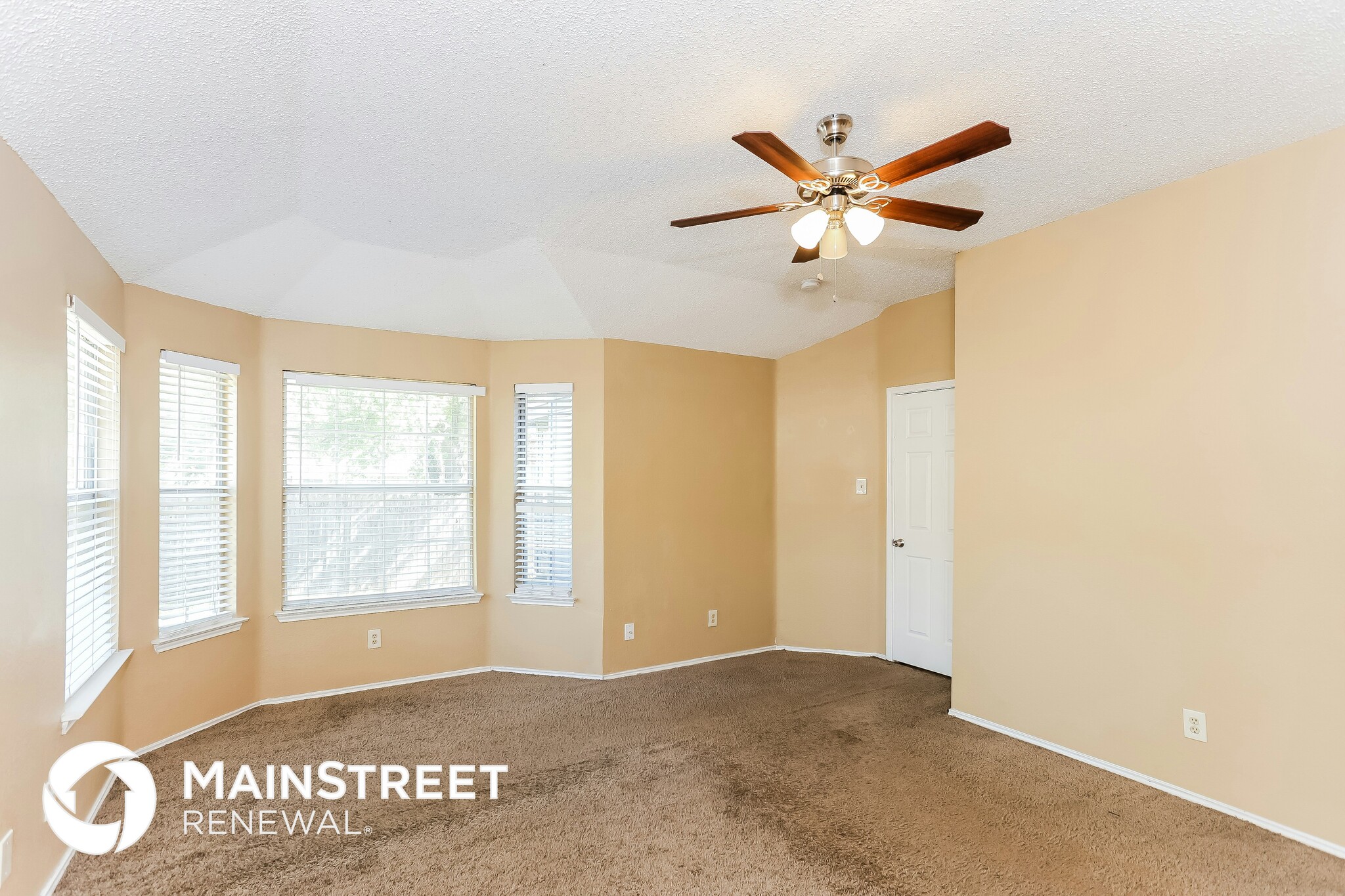 Building Photo - 2720 Clovermeadow Dr