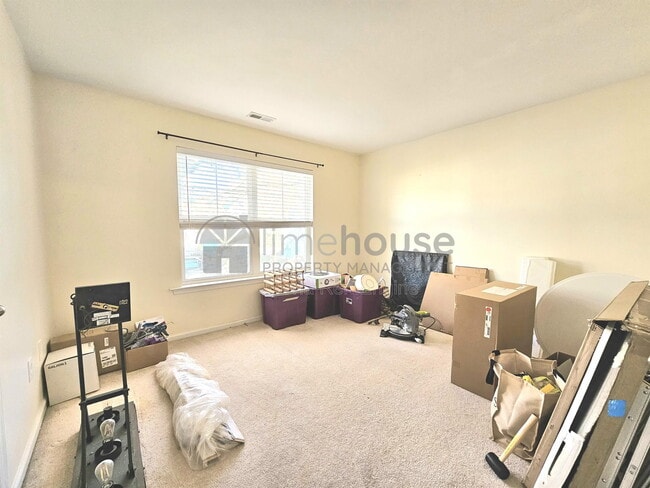 Building Photo - 820 Gem Ct