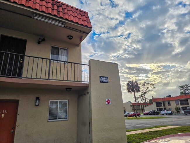 Building Photo - 6080 Forest Hill Blvd