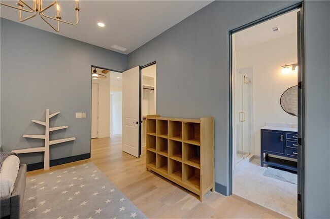 Building Photo - 3570 Knollwood Dr NW