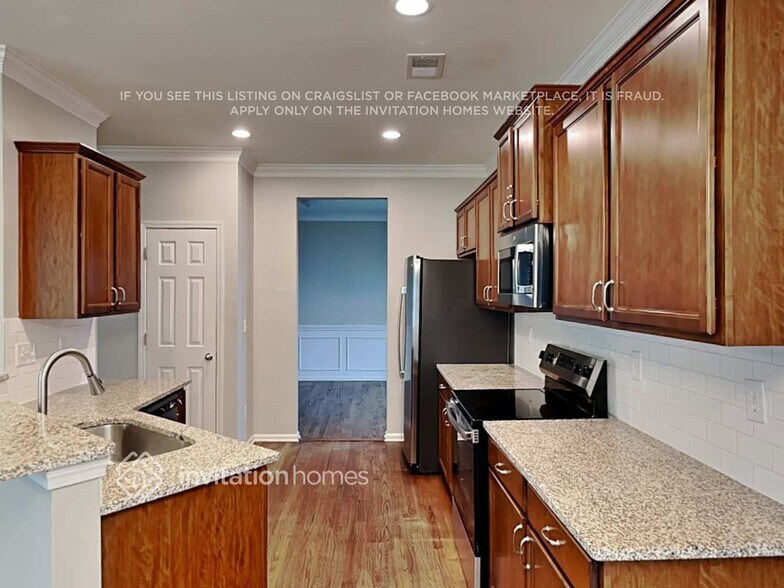 Building Photo - 13319 Pierre Reverdy Dr