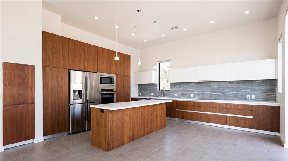 Building Photo - 1618 Amherst Ave