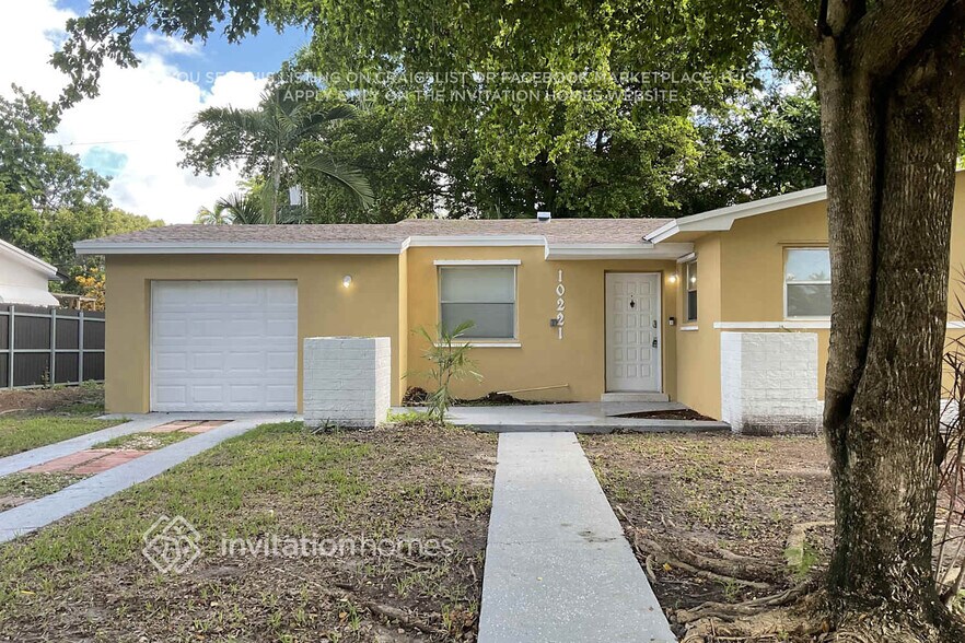 Building Photo - 10221 Dolphin Rd