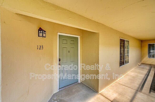 Building Photo - 8601 E Dry Creek Rd