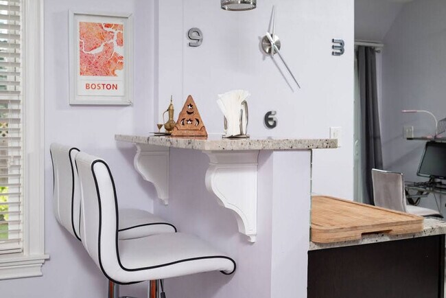 Building Photo - 7 Summit Ave