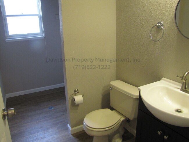 Building Photo - Wonderful 3 bedroom House in the Powers Co...