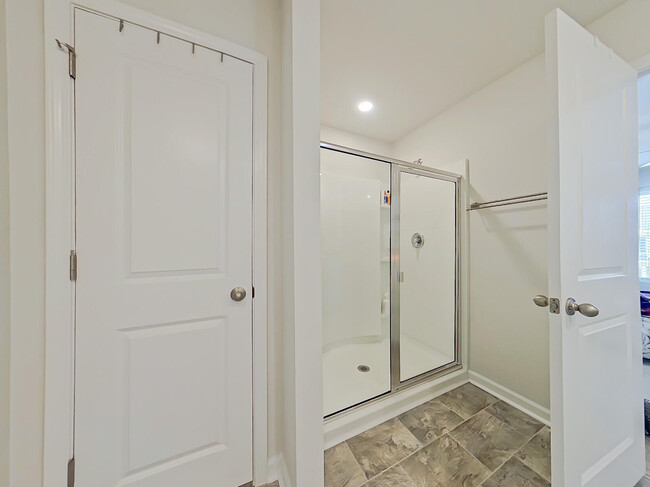 Building Photo - 882 Quaint Parish Cir