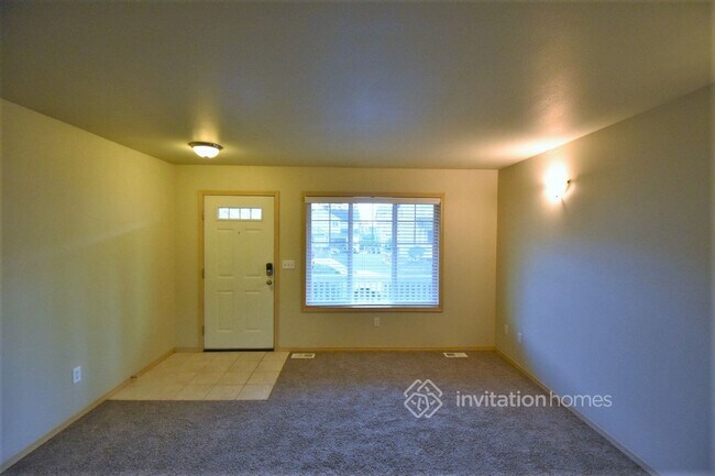 Building Photo - 1419 S 90th St