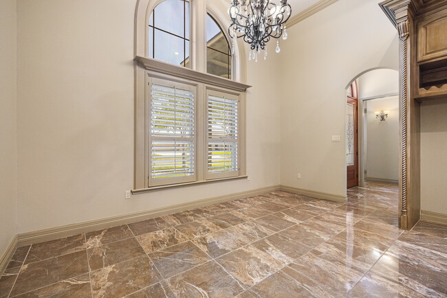 Building Photo - 3805 Kangaroo Ct