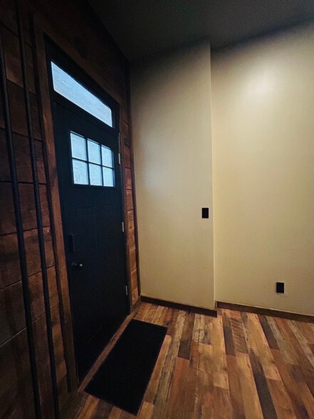 Building Photo - 1 Caroline Ave