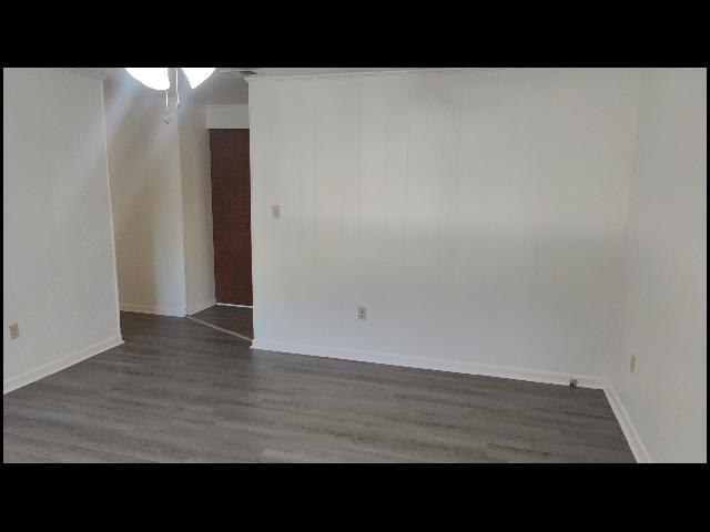 Building Photo - 204 Dobbs St