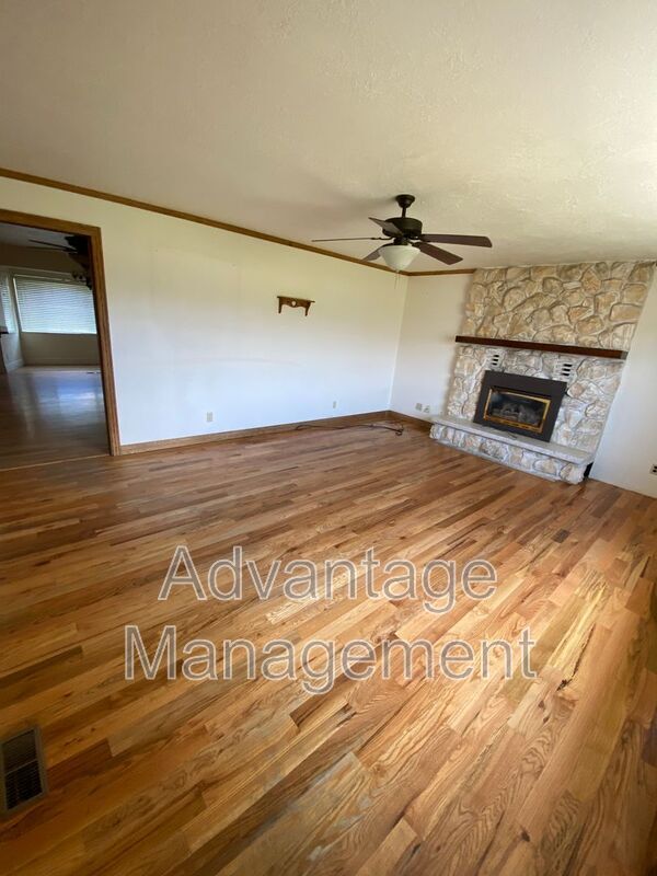 Building Photo - 1235 S 1950 W