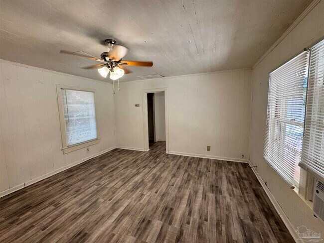 Building Photo - 3877 Wilkes St